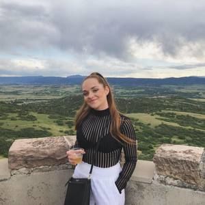 Meet your Posher, Nicole